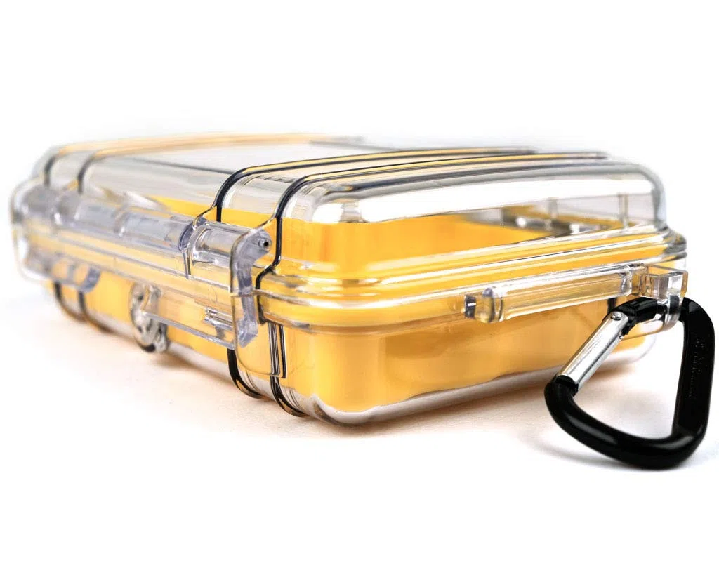 Peli 1040 Micro Case-Schutzbehältnis für Smartphone und Zubehör, IP67 Wasserdicht, 0,7L Volumen, Transparent/ Gelbe Gummieinlage, 1040-027-100E, Klar/Gelb