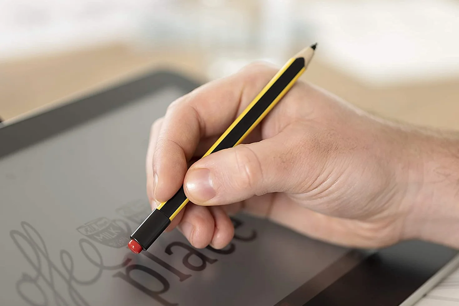 Staedtler Noris digital jumbo 180J 22. EMR Stylus mit weichem Radierer. Eingabestift für Schreiben, Zeichnen und Radieren (4.096 Druckstufen, 0.7 mm Spitze), Gelb-Schwarz