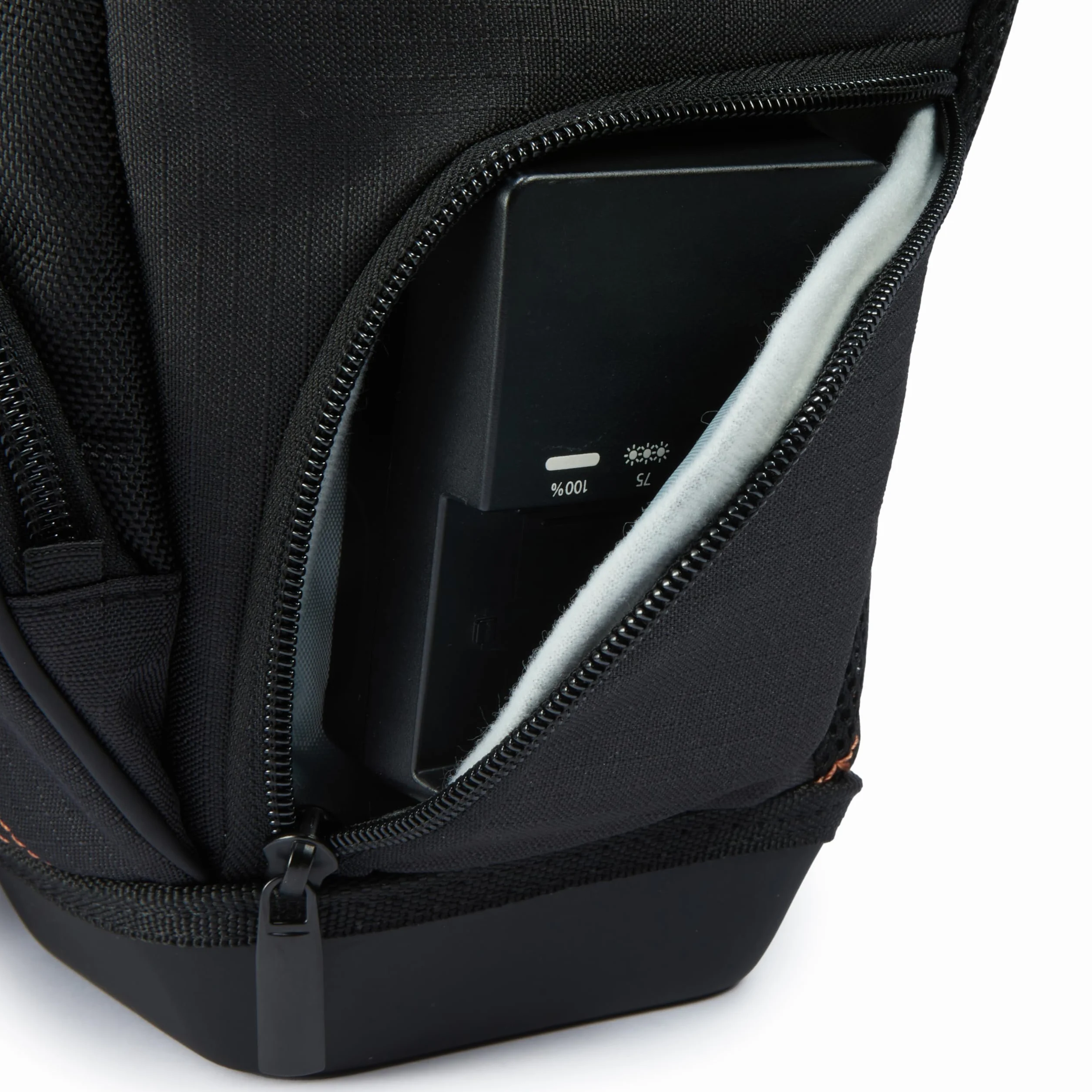 Amazon Basics Holster SLR Schultertasche für Kamera-Körper und Objektiv, Abnehmbarer Gurt, wasserdicht, stoßfest, gepolstert, Einfarbig, Zubehörtasche - Schwarz