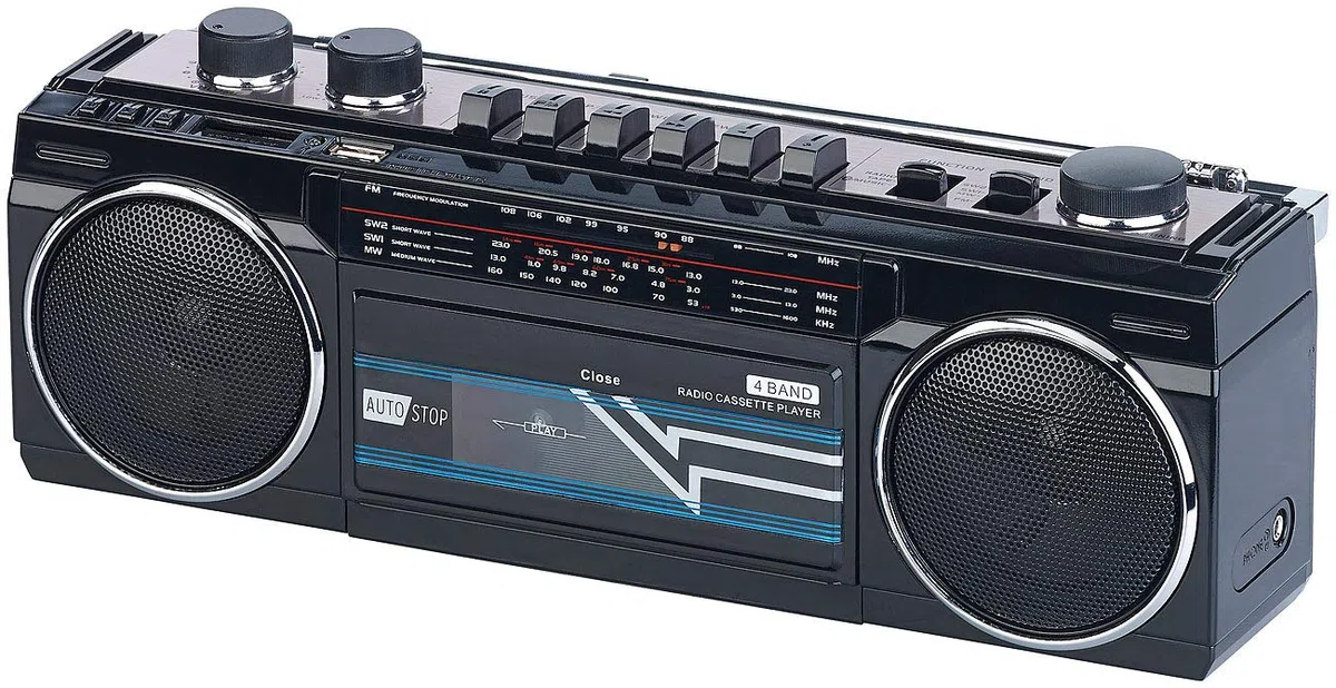auvisio Kassettenrekorder: Retro-Boombox mit Kassetten-Player, Radio, USB, SD & Bluetooth, 8 Watt (Ghettoblaster, Retro Kassettenrecorder, Kassettendeck)
