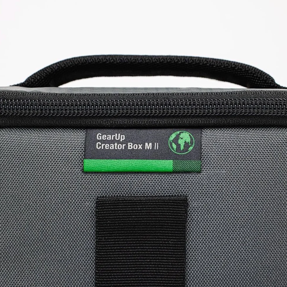 Lowepro GearUp Creator Box Medium II, Spiegellose und DSLR-Kameratasche, Kameratasche mit QuickDoor-Zugang, Hergestellt aus Recyclingmaterial, Orange Gepolsterte Innenfächer, Grau