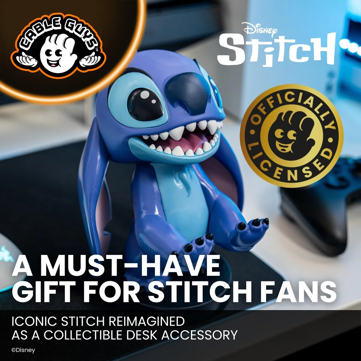 Cableguys Smiley Stitch Controller Halter & Handy Ständer - Gaming Zubehör für Zimmer und Schreibtisch-Setup, Ständer Kompatibel mit Xbox-, PlayStation- & den meisten Standard-Controllern