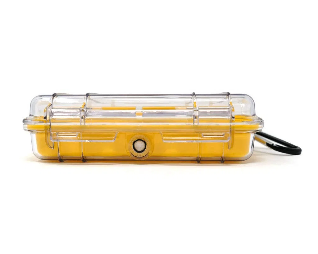 Peli 1040 Micro Case-Schutzbehältnis für Smartphone und Zubehör, IP67 Wasserdicht, 0,7L Volumen, Transparent/ Gelbe Gummieinlage, 1040-027-100E, Klar/Gelb