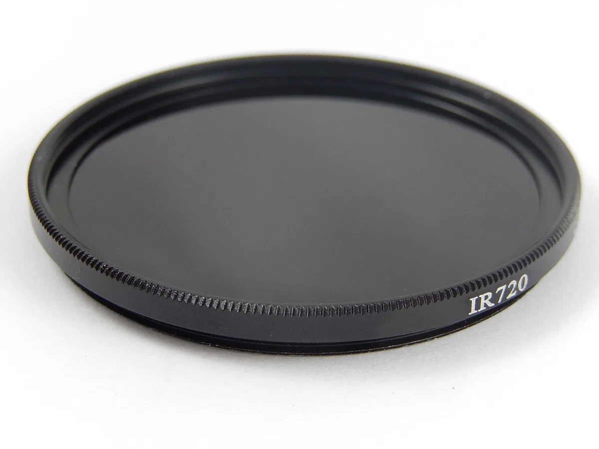 vhbw Universal Infrarot Filter 720nm für kompatibel mit Kamera Objektiven mit 77mm Filtergewinde - Zirkularer IR-Filter, Schwarz