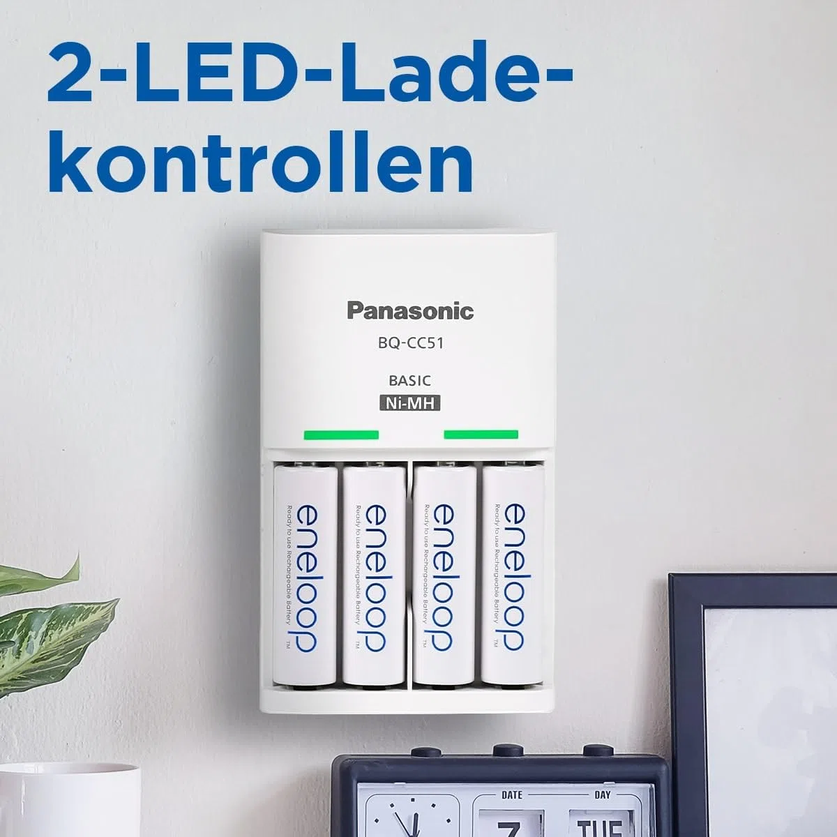 eneloop Basis-Ladegerät für 2 oder 4 AA/AAA NI-MH-Akkus. Mit neuen Sicherheitsfunktionen, 4 eneloop AAA/Micro-Akkus verbesserter Kapazität mit 6 Sicherheitsfunktionen
