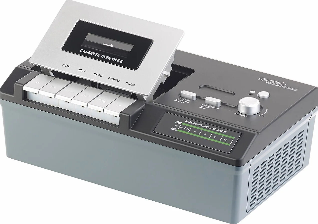 auvisio Kassettenrekorder: USB-Kassetten-Player UCR-2200 zum Abspielen & Digitalisieren (MC digitalisieren, Kassettenspieler, to)