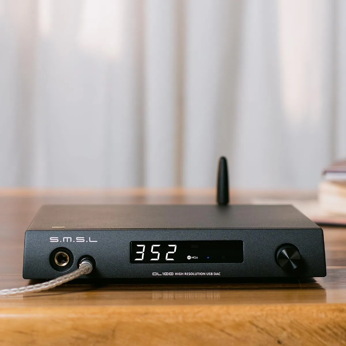 SMSL DL100 Audio-Decoder-Kopfhörer-Verstärker, 4 x CS43131-Chip, HDMI (ARC) kann für TV, Dual-Modus-ISB, 6,35 mm + 4,4 mm Dual-Kopfhörer-Ausgang, XLR-symmetrisch + Cinch-Ausgang, voll funktionsfähige