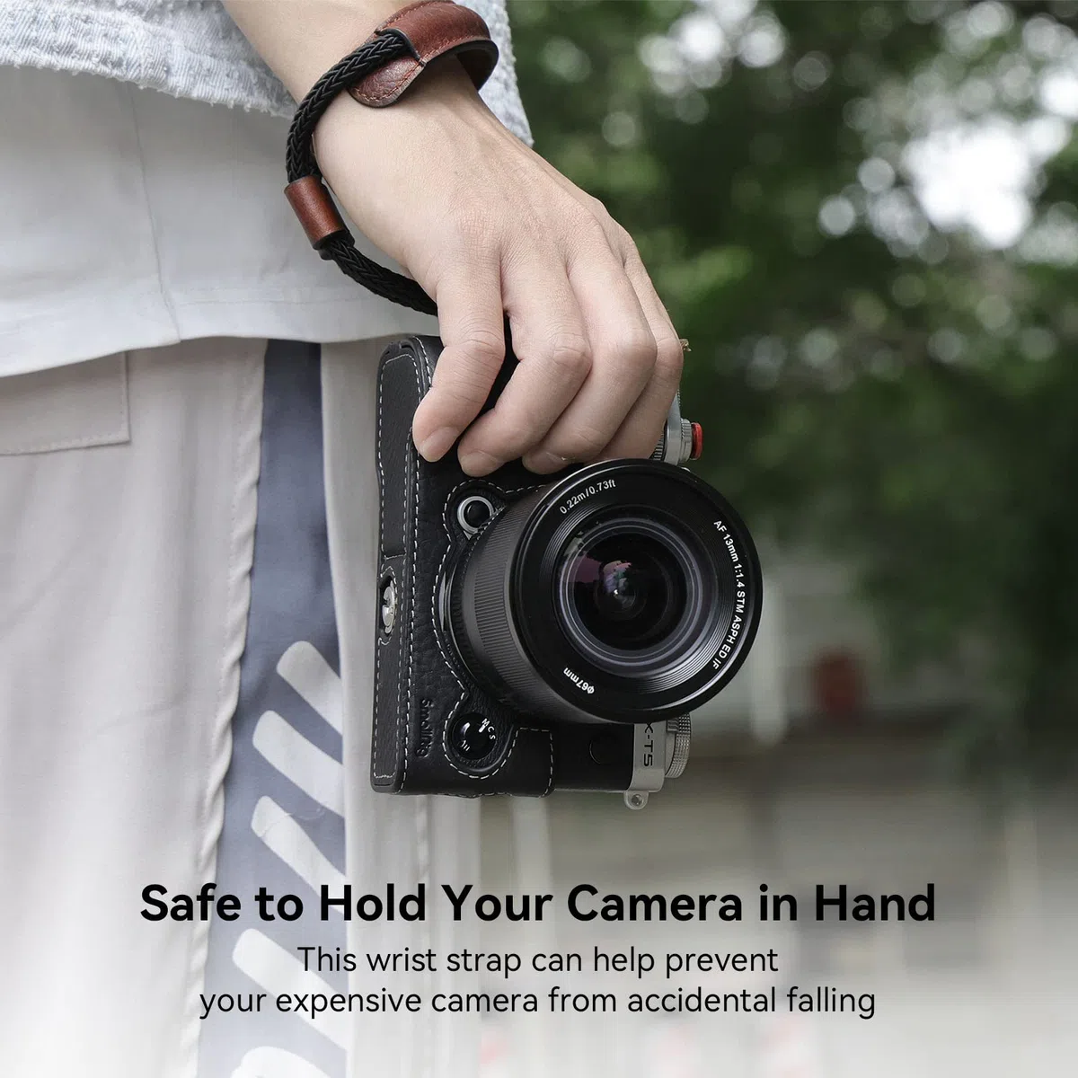 SMALLRIG Camera Wrist Strap, Kamera-Handschlaufe, Vintage Leder Kamera Handschlaufe für DSLR-Spiegelreflexkameras, für Fujifilm X-T5 X-T4 X-T3 X-T30 X-E4 X100V und Andere Kompaktkameras, Braun - 3926