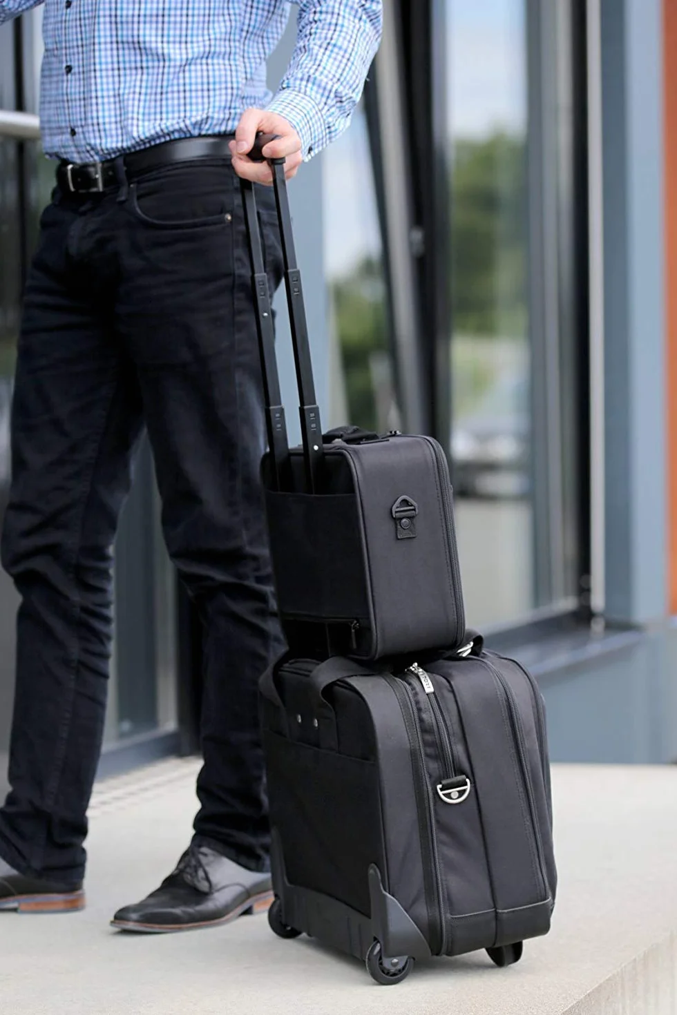 celexon Beamertasche Economy Large - 41x29x15 cm - Hartschalenrahmen - wasserabweisend & abwaschbar - 100% Polyester - schwarz