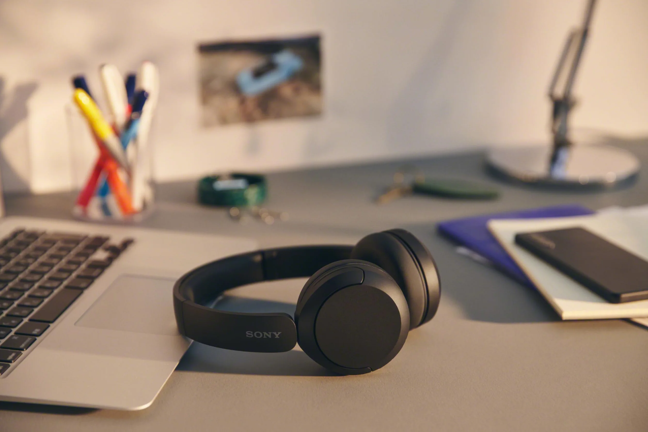 Sony WH-CH520 Kabellose Bluetooth-Kopfhörer - bis zu 50 Stunden Akkulaufzeit mit Schnellladefunktion, On-Ear-Modell - Schwarz