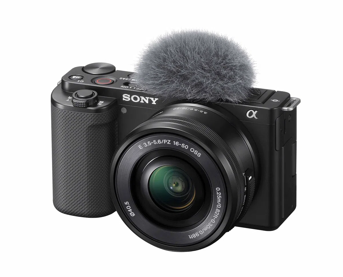 Sony ZV-E10 Systemkamera mit 16–50mm Objektiv (APS-C) – 4K-Video, schwenkbares Display, Echtzeit-Augen-Autofokus, leicht & ideal für Vlogger & Einsteiger